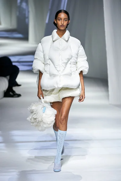 Look 63